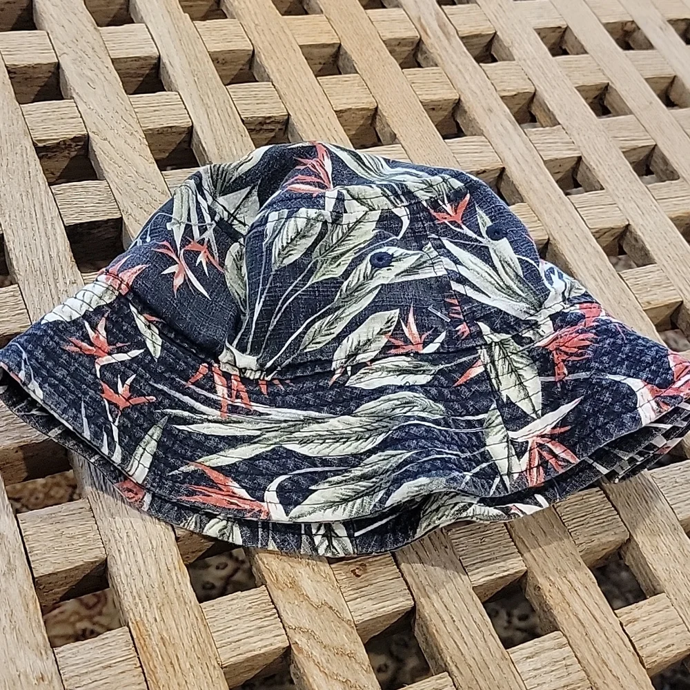 Bucket hat - Picture 1 of 1
